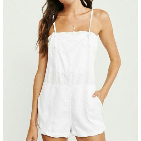 Abercrombie & Fitch White Knot Tie Overall Shorts Cover Up Size Small Tall - Picture 1 of 9